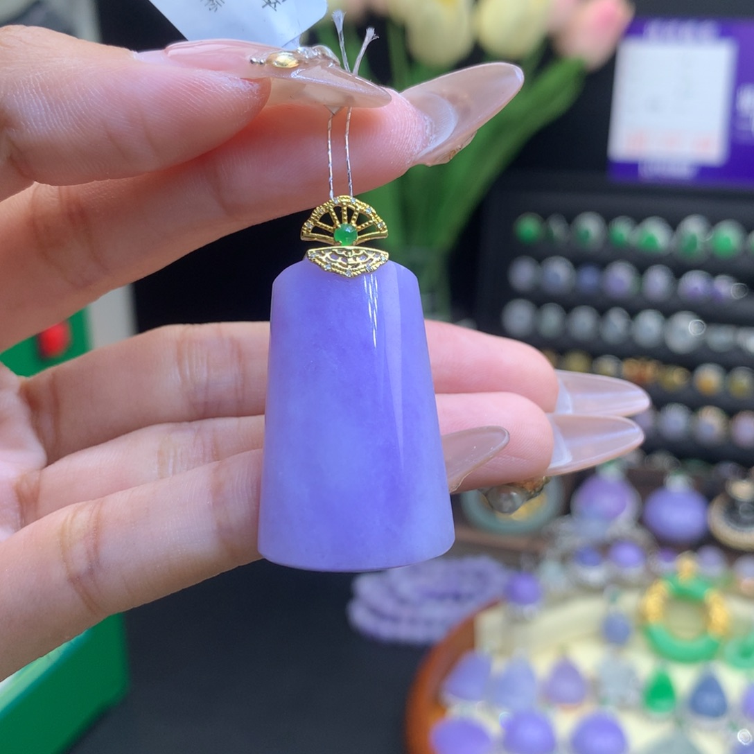 翡翠18K金镶嵌颈饰天然