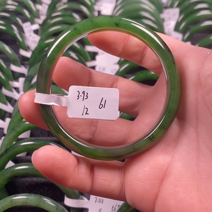 和田玉（碧玉）手镯未镶嵌61+