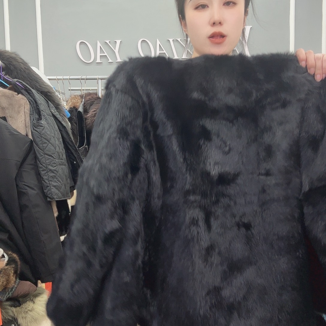 姚小妖家高端皮草