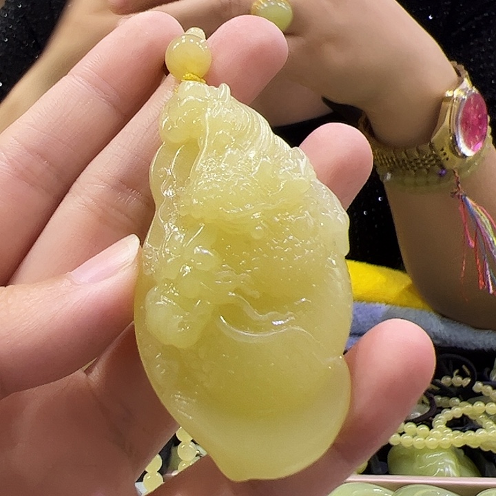 和田玉（黄玉）未镶嵌颈饰