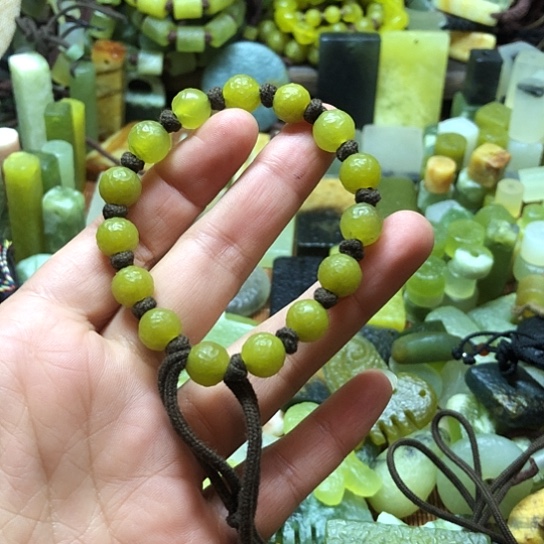 未镶嵌岫玉吊坠济****东