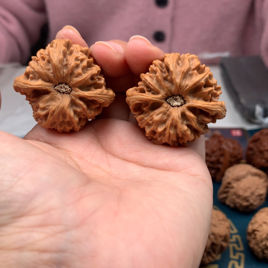 文玩核桃吊坠龙门涧