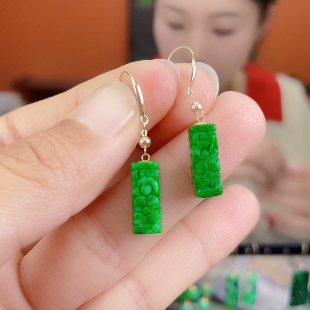 翡翠18K金镶嵌耳饰