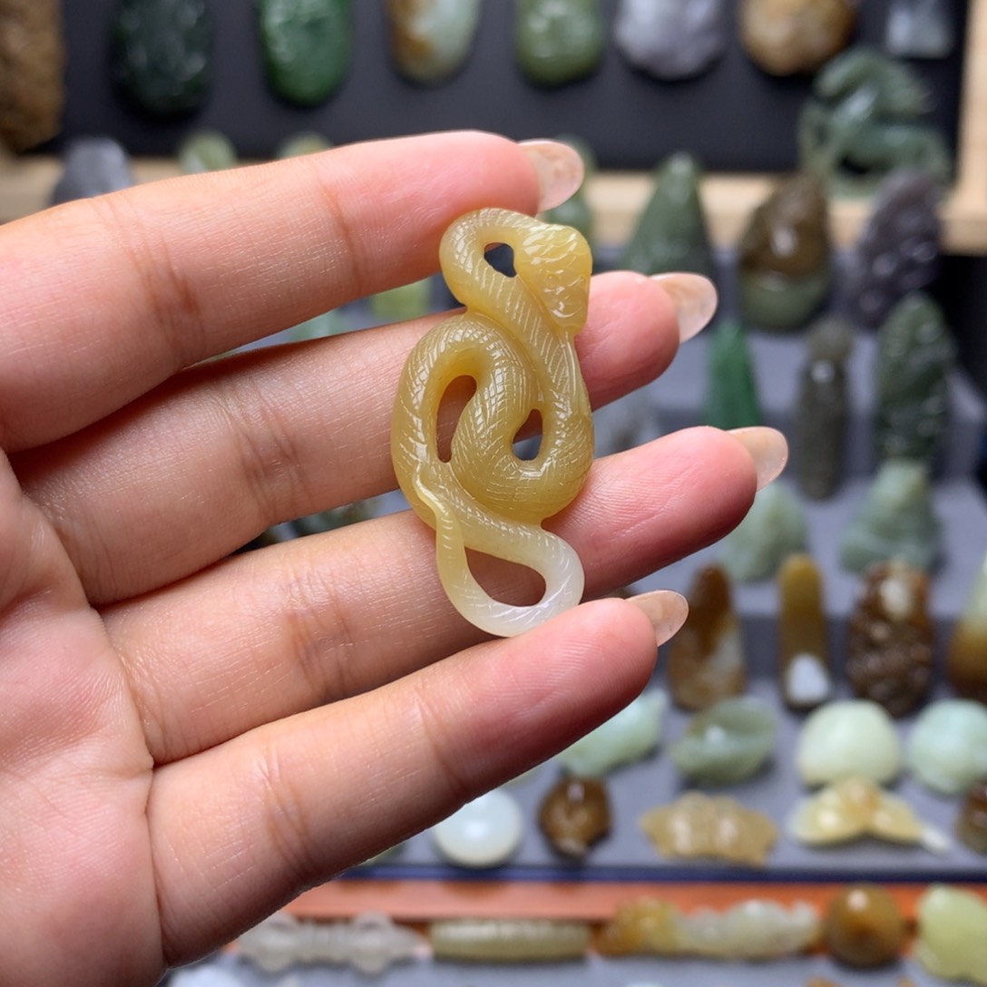 和田玉未镶嵌挂件