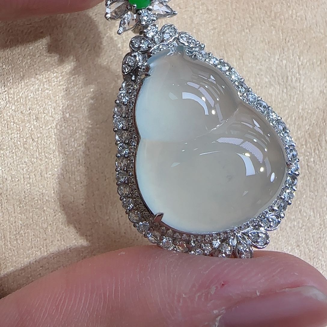 翡翠颈饰18K金镶嵌天然翡翠