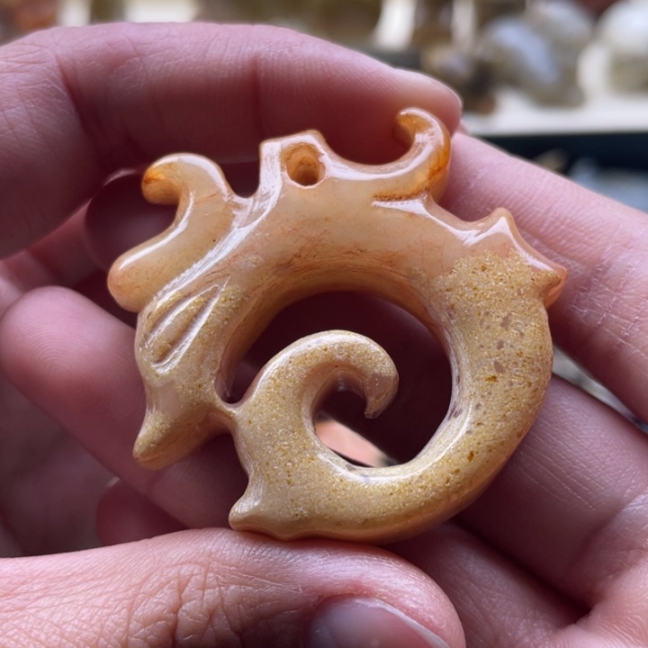 蛇纹石玉未镶嵌颈饰