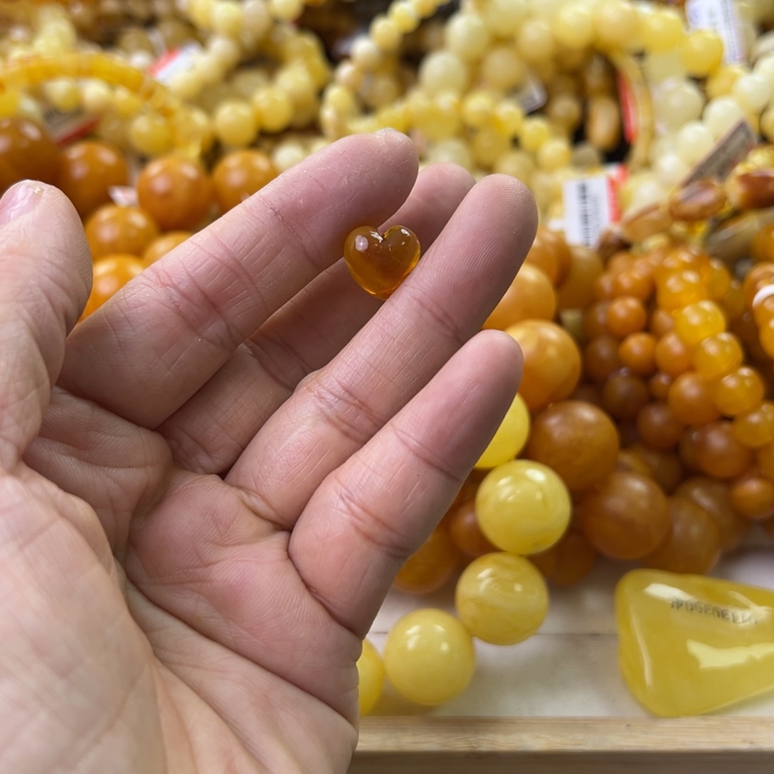 琥珀珠宝奇石未镶嵌