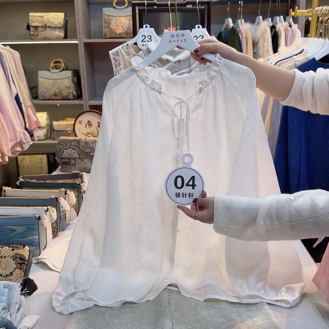 栀***人非遗传承人的精神风貌