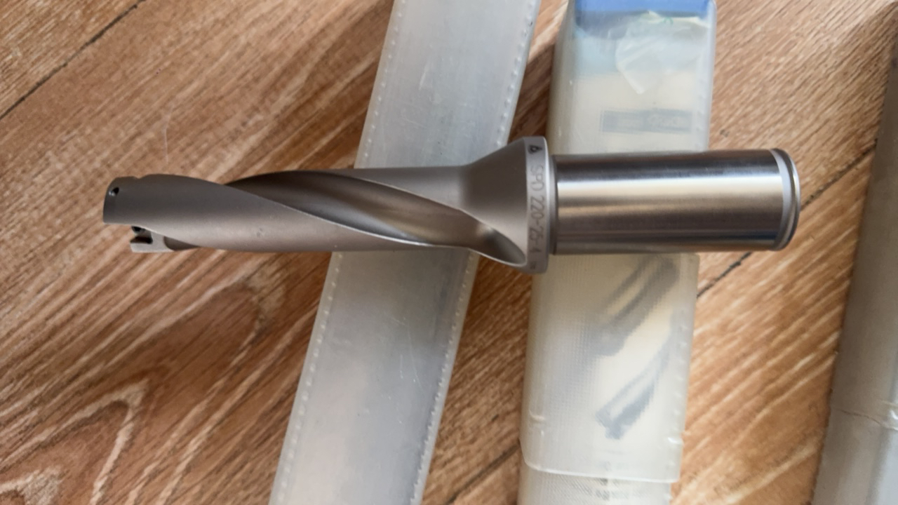 克洛伊U钻直径22 4倍径，可装山特880-04刀片