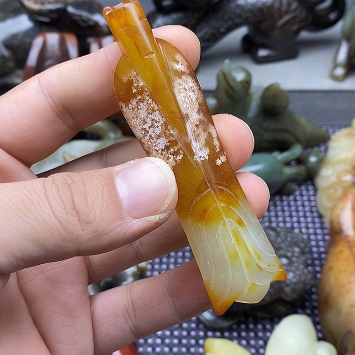 未镶嵌蛇纹石玉颈饰