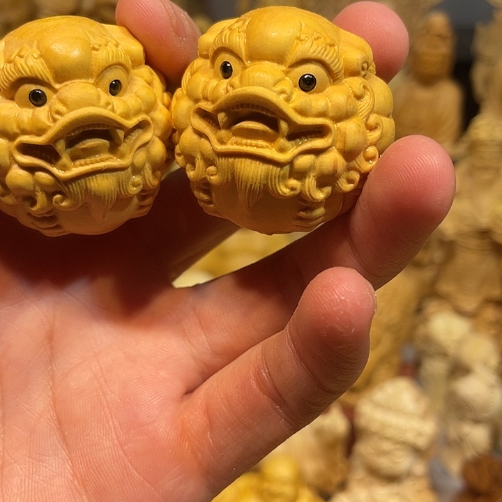 黄杨木瑕疵貔貅手球一对