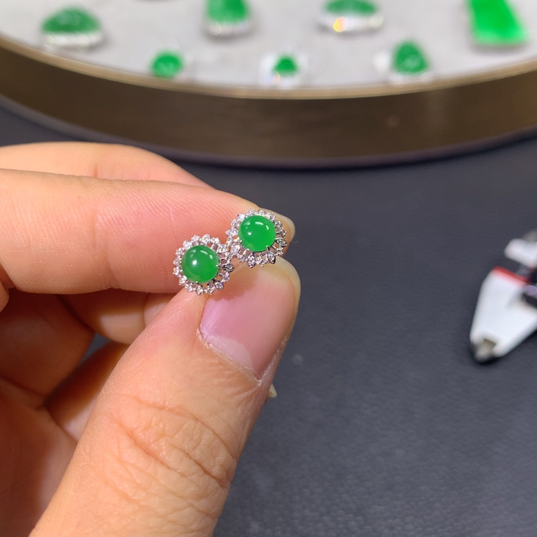 翡翠耳饰18K金镶嵌翡翠