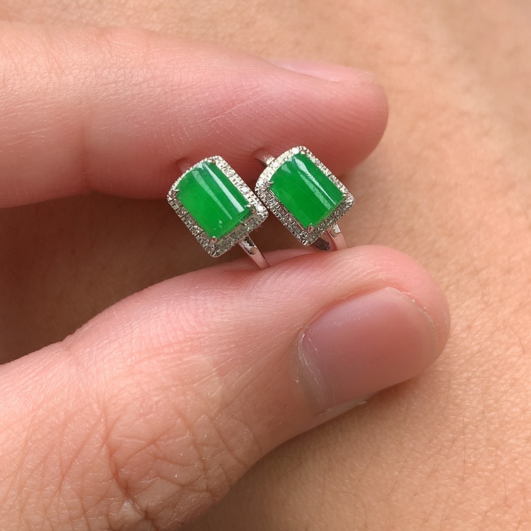 翡翠18K金镶嵌耳饰