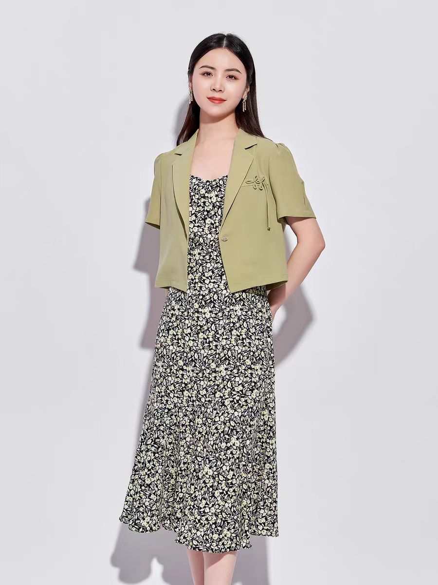 T7237款单排扣上衣+吊带连衣裙气质专柜撤柜大码洋气休闲夏装