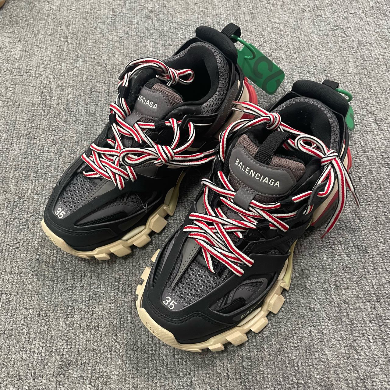 95新 Balenciaga/巴黎世家 休闲低帮老爹鞋  35码/5737