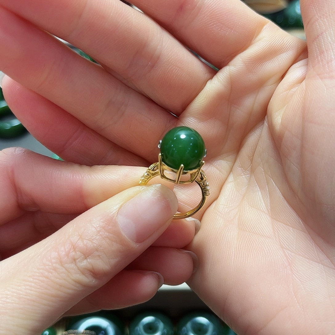 和田玉戒指银S925镀金镶嵌