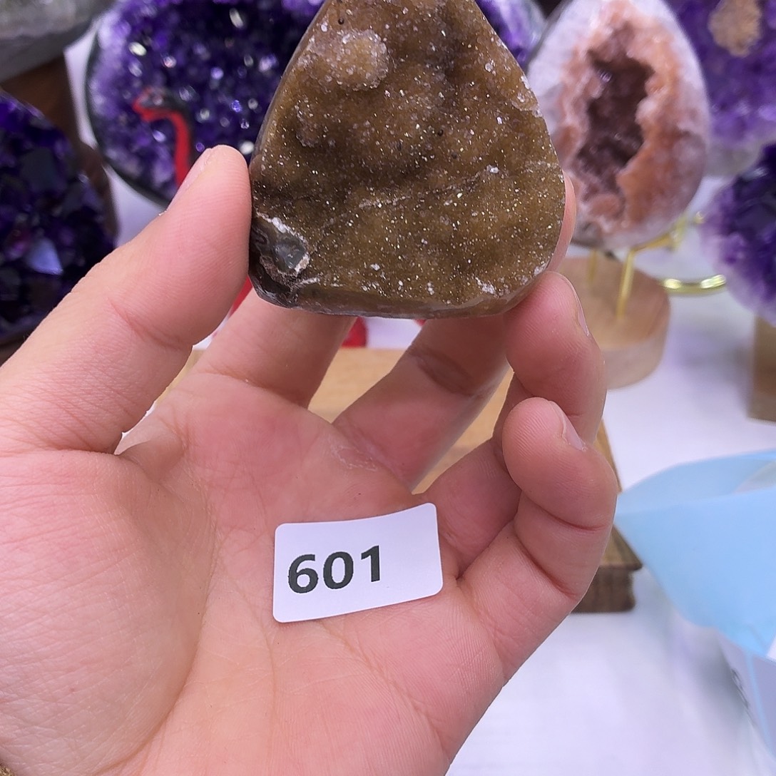 未镶嵌水晶大型摆件（非配饰）