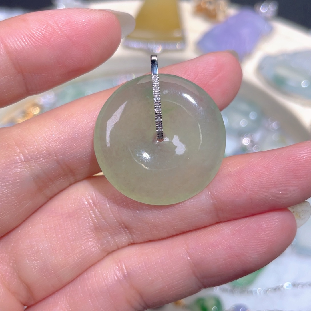 颈饰18K金镶嵌翡翠翡翠