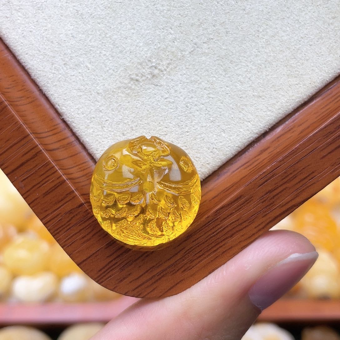 琥珀裸石未镶嵌蜜蜡