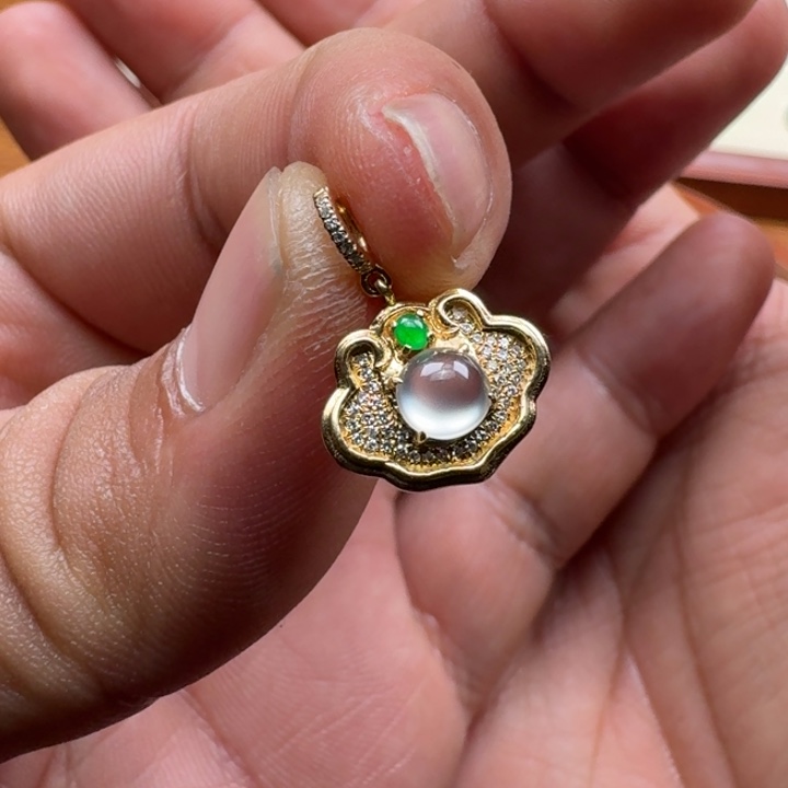 翡翠吊坠(不含链)18K金镶嵌