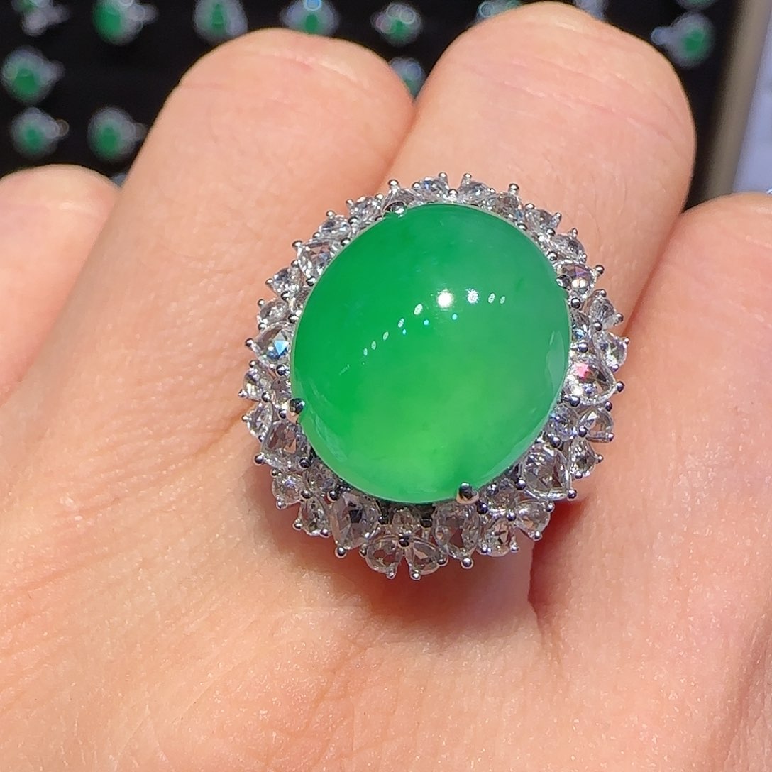 翡翠戒指18K金镶嵌戒指