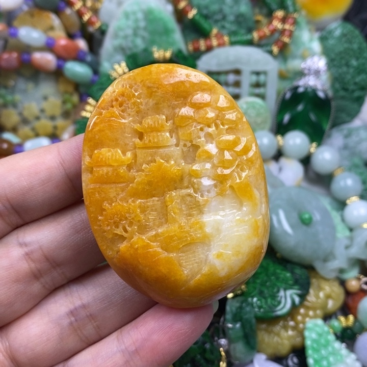 翡翠未镶嵌吊坠(赠链)