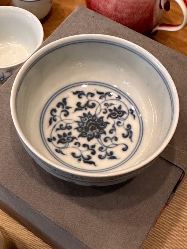 景德镇青花手绘缠枝莲普洱杯主人杯