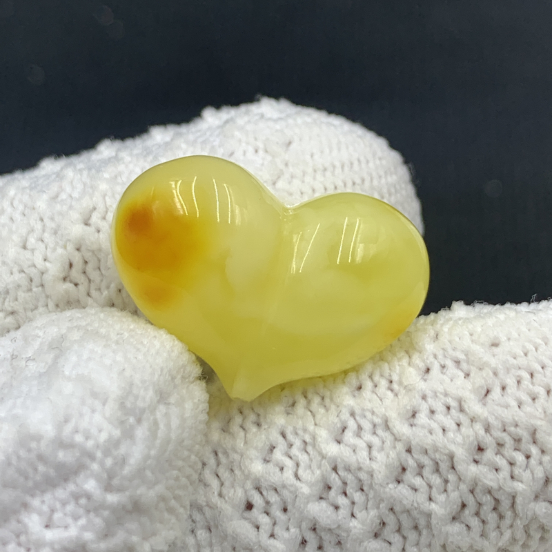 P1123保真原矿俄料尺寸23.2*16.7mm蜜蜡屁桃爱心单颗隔珠支持复检