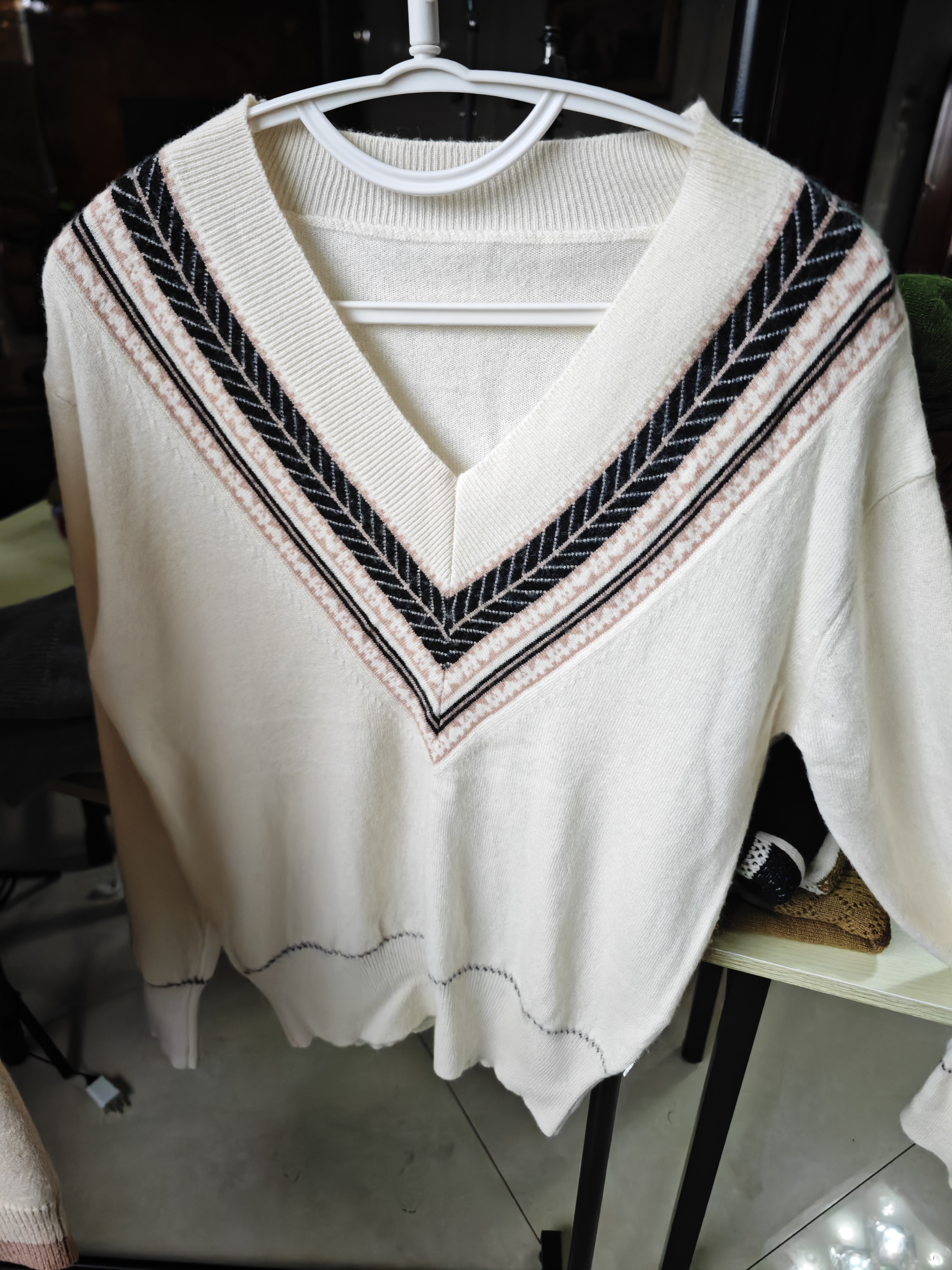 捡漏款针织衫秋季韩版拼色毛针织衫长袖大V领纯色