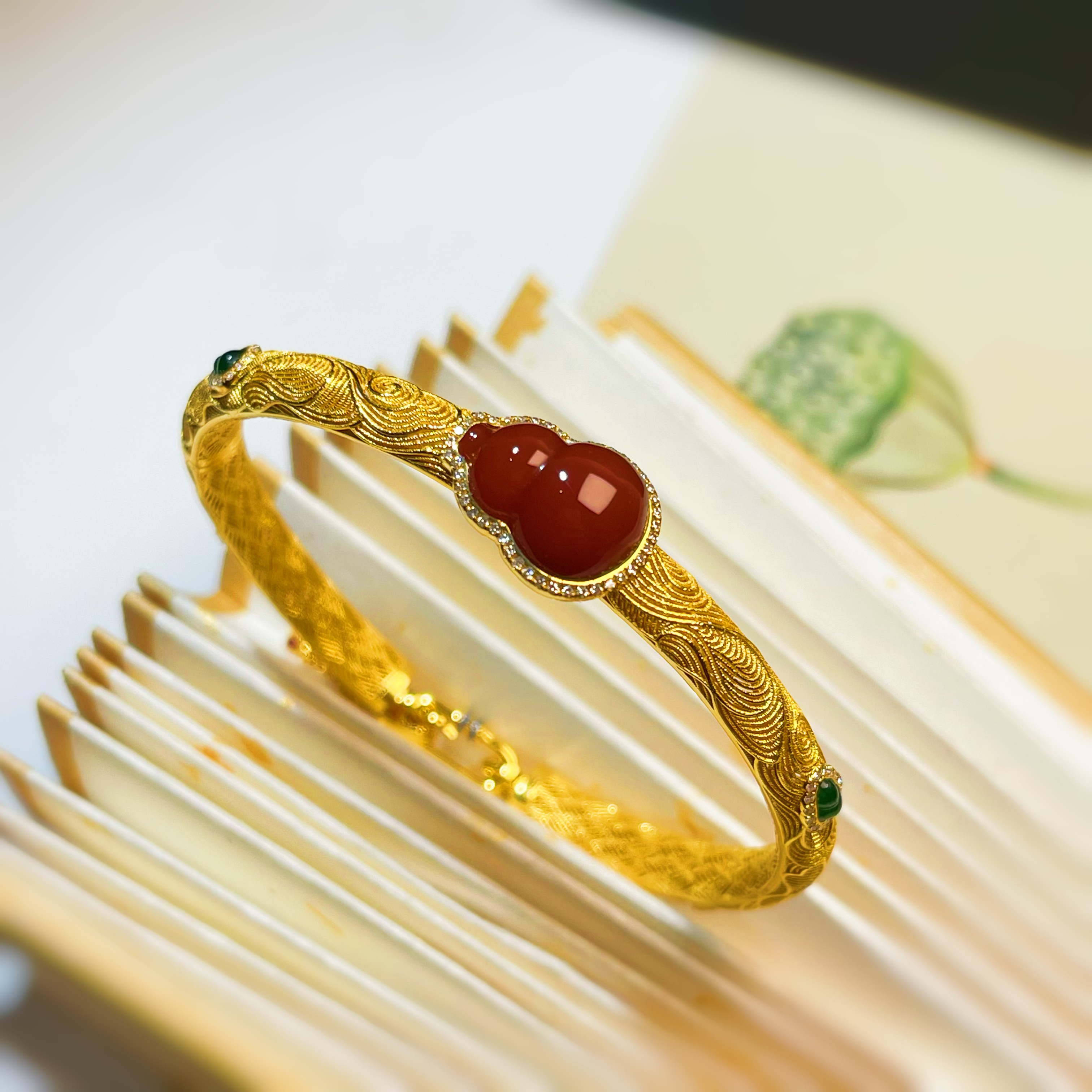 天然原矿南红 牛血红葫芦18K金镶嵌手镯 新中式 花丝工艺 开口