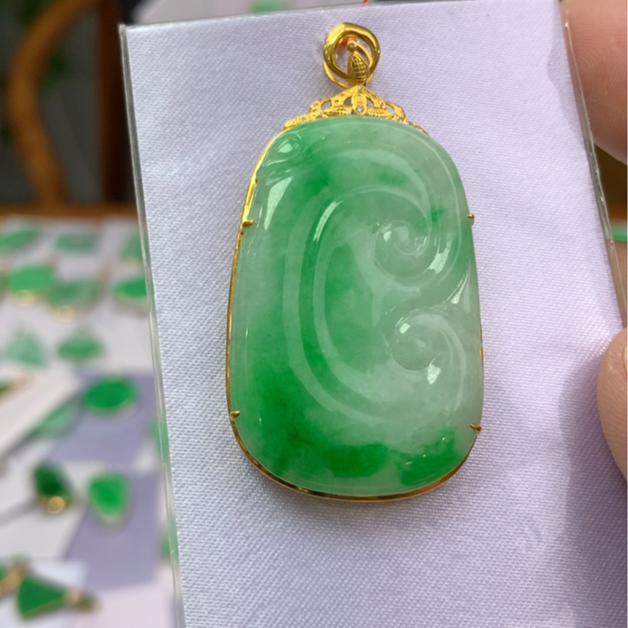 【闪购商品】翡翠颈饰18K金镶嵌翡翠