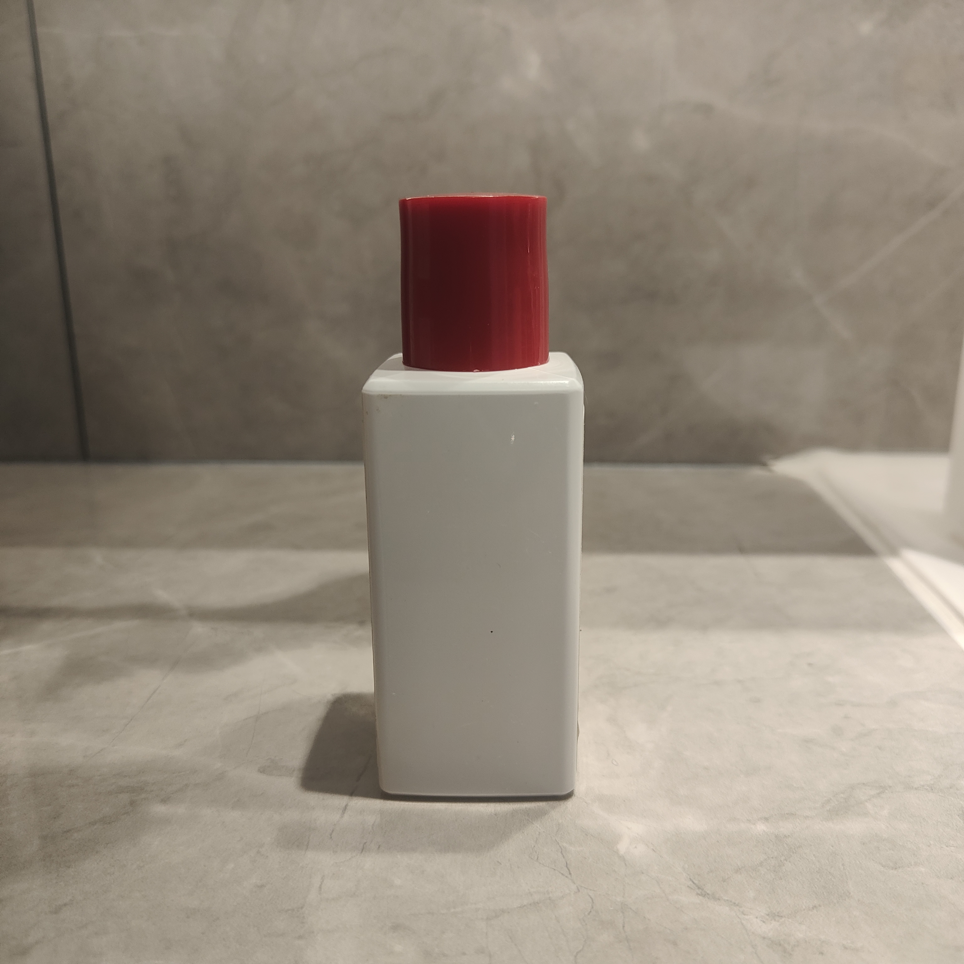 TL调理滋养精华水