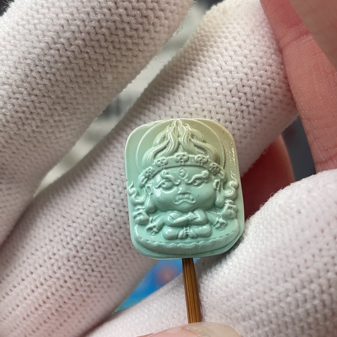 绿松石未镶嵌挂件