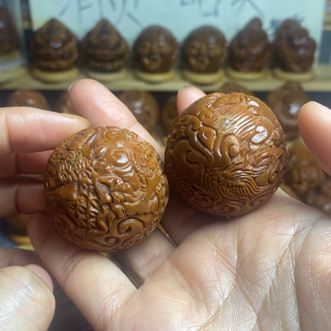 【闪购商品】香榧木感***人橄榄核雕工艺3.9