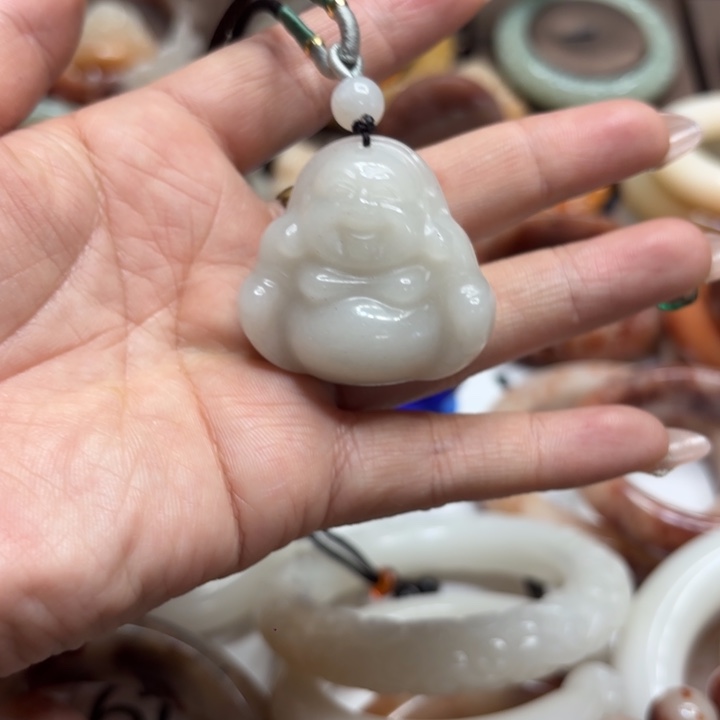 石英岩玉合金颈饰