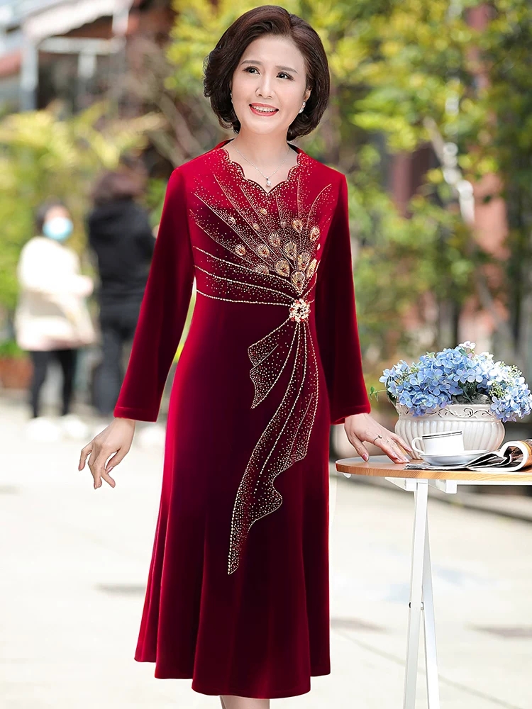 婚礼高贵婚宴礼服华丽高档修身显瘦丝绒重工连衣裙