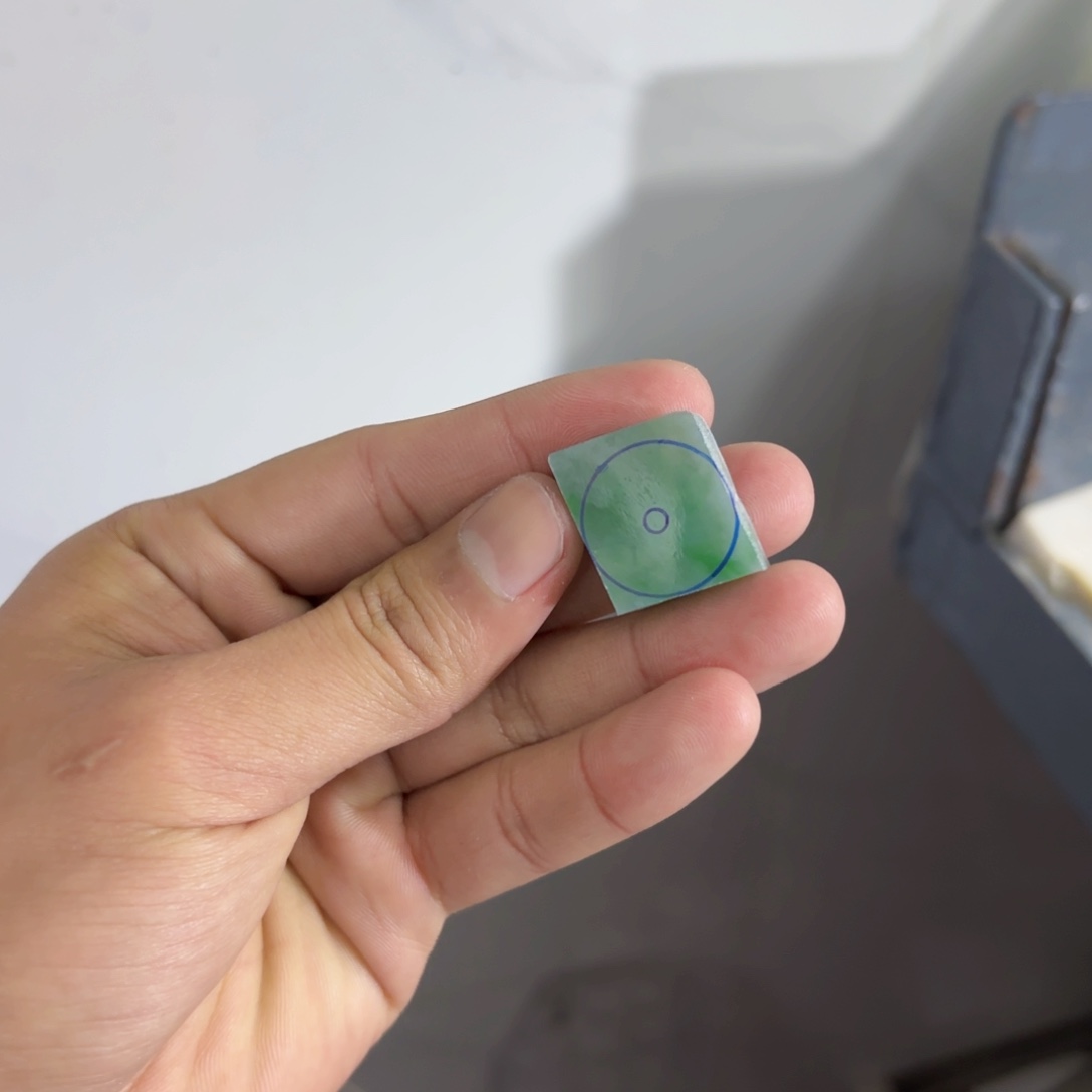 定制翡翠未镶嵌屠**李边角