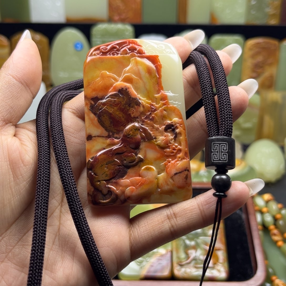 奇***哥天然玉石生肖兔牌