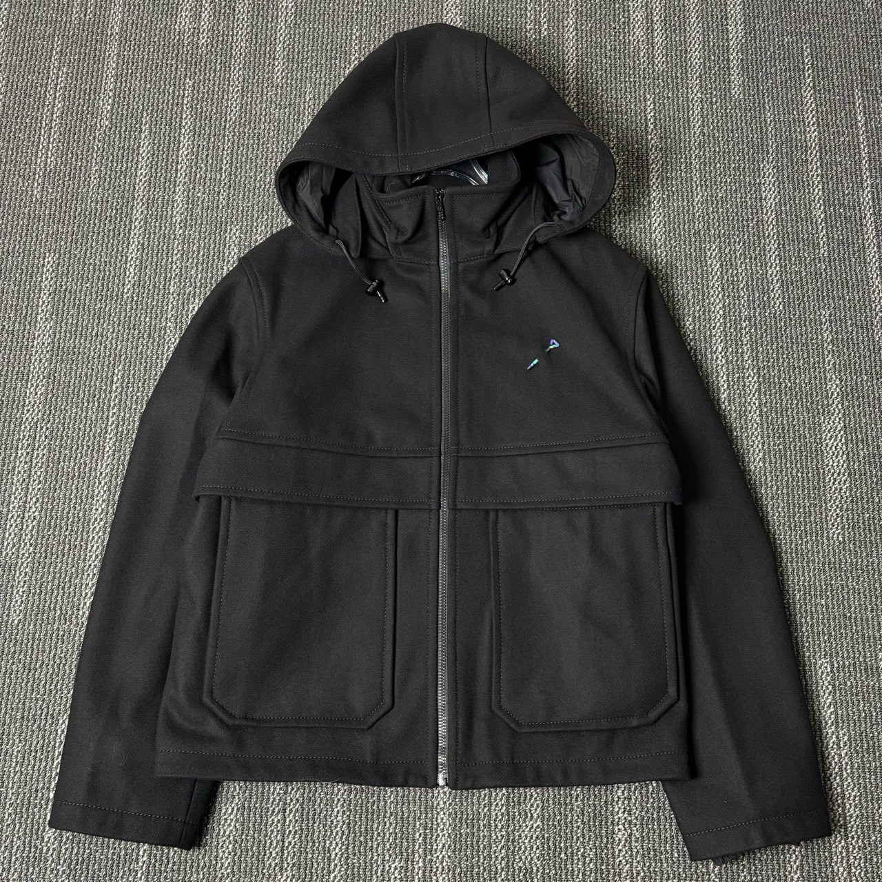 未使用 LouisVuitton/路易威登 别针系列连帽夹克外套/46码/8831