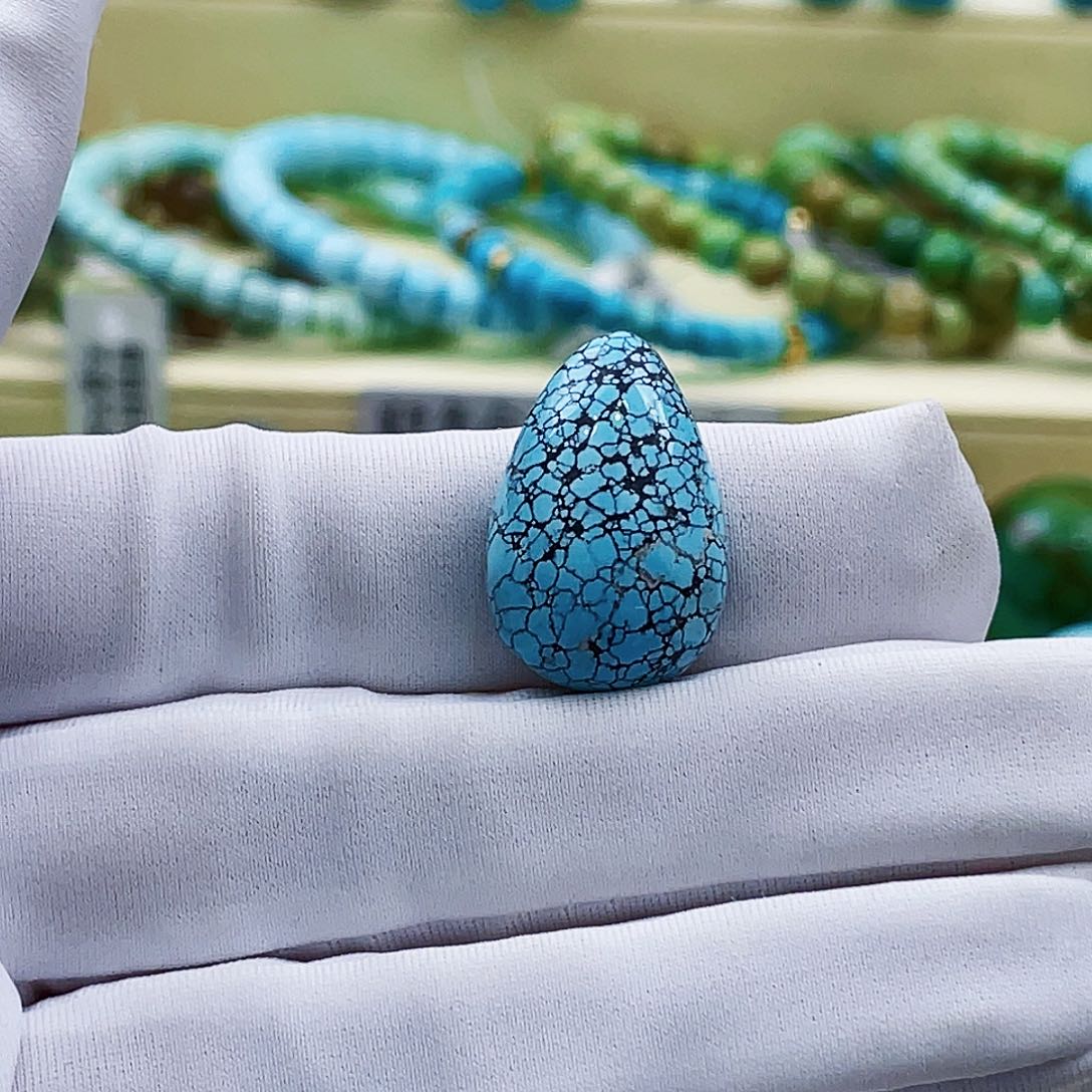 绿松石颈饰未镶嵌