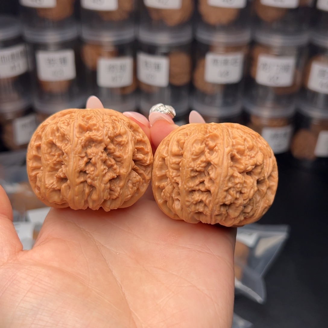 文玩核桃吊坠太****i大粗筋