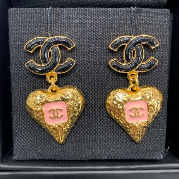 全新未使用 Chanel/香奈儿 黑色珐琅双C金色爱心吊坠耳钉