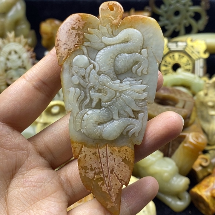 蛇纹石玉颈饰未镶嵌9