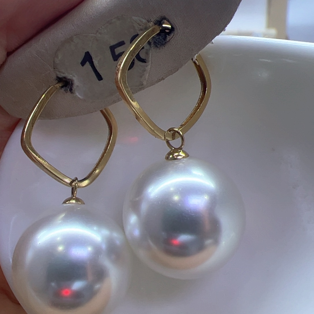 18K金镶嵌淡水珍珠耳饰