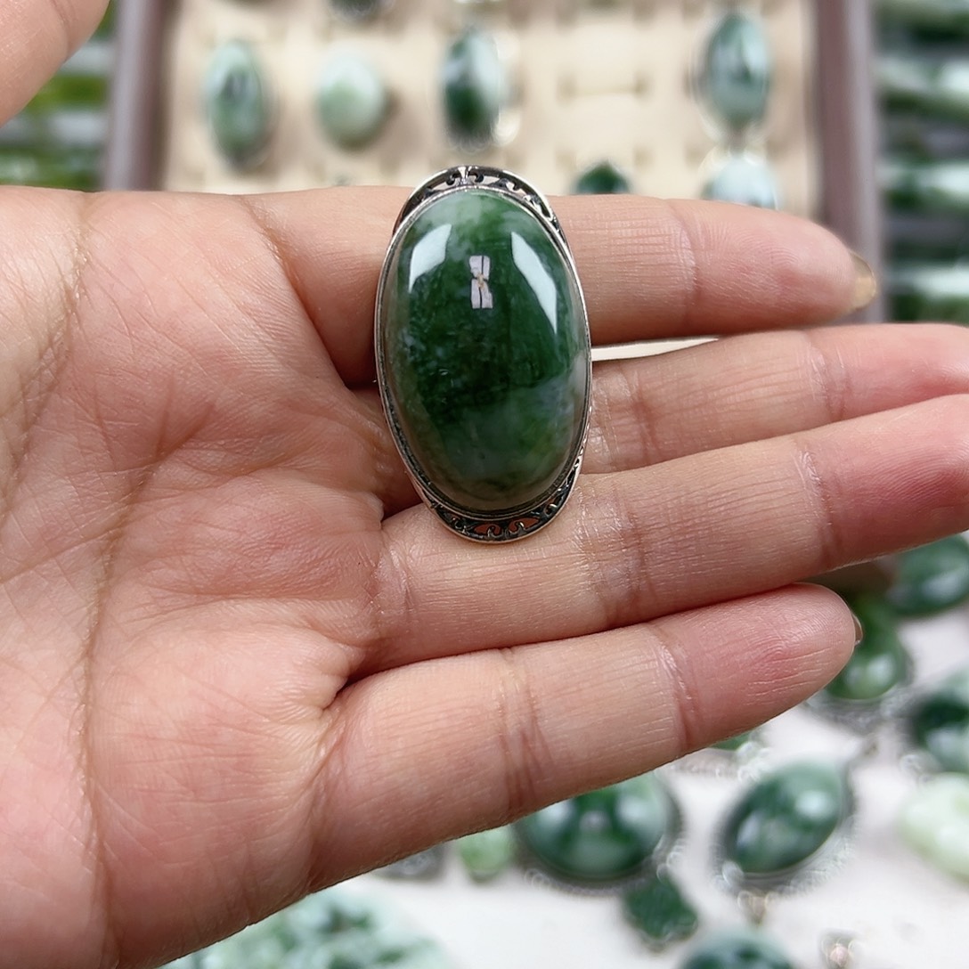 伟***吖蛇纹石玉银S925镶嵌戒指