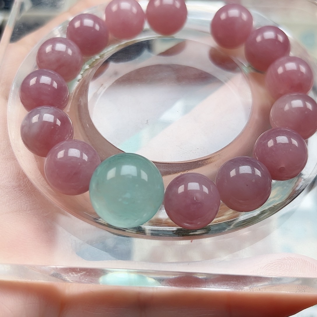 未镶嵌水晶大型摆件（非配饰）?