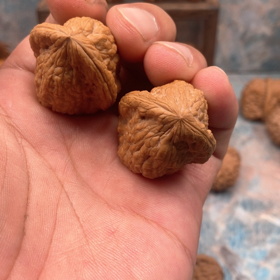 勤***闲文玩核桃吊坠悟空