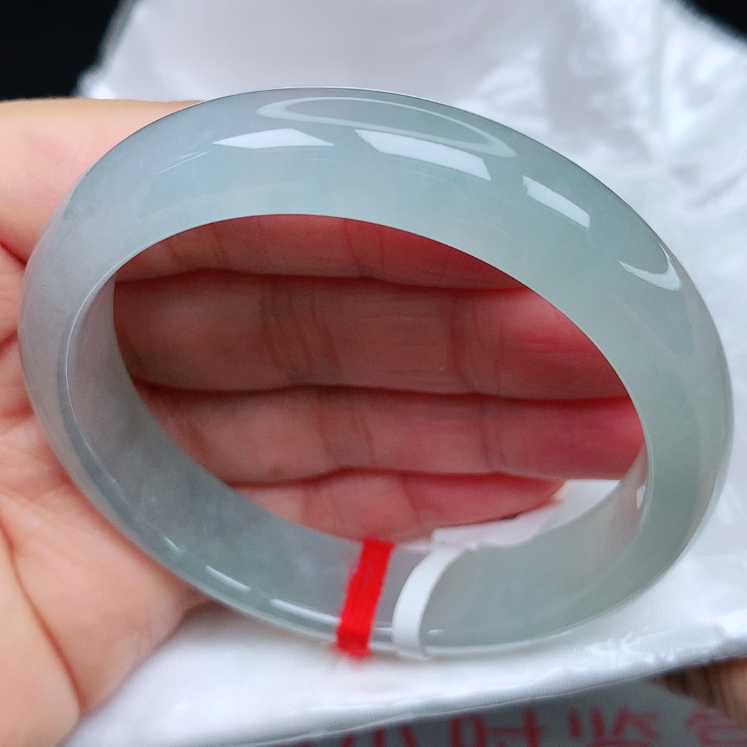 翡翠手镯未镶嵌冰蓝1