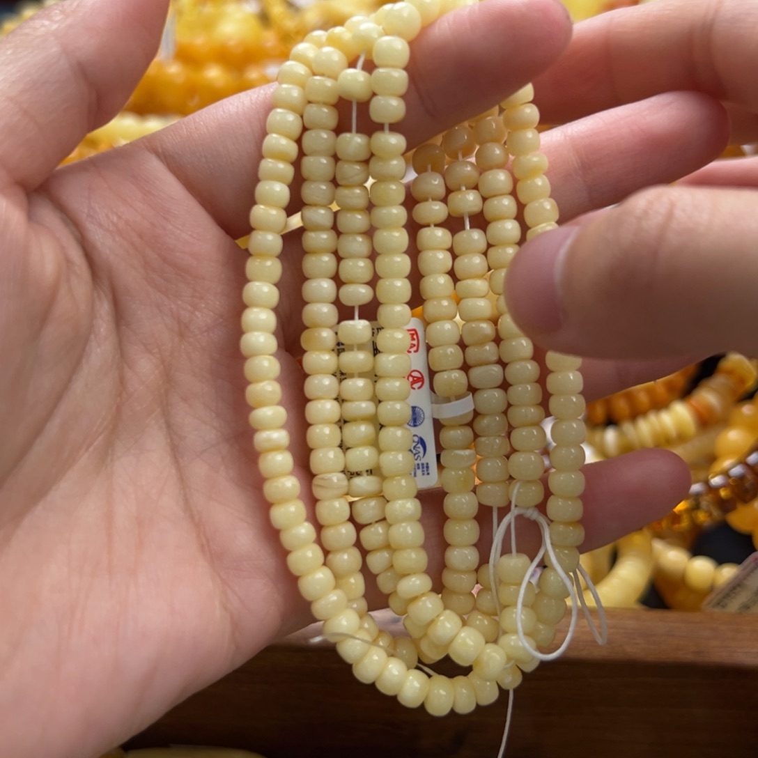 未镶嵌琥珀珠宝奇石