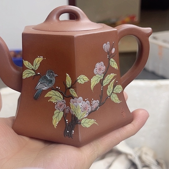 紫砂茶壶是的……是